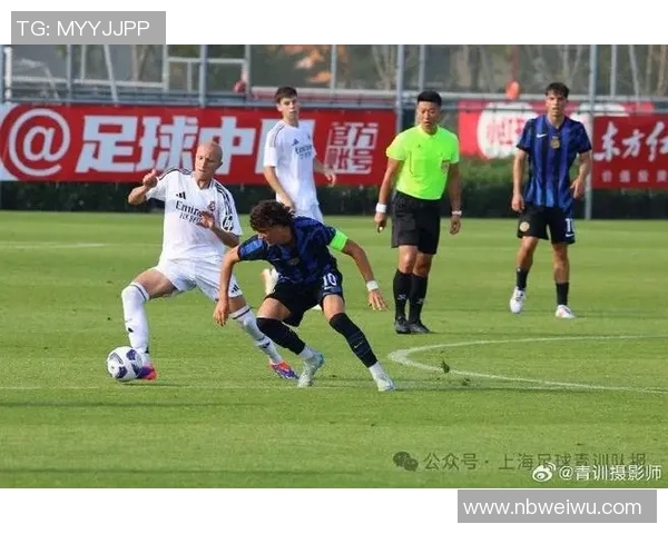 上海足球队意识争议引发热议球迷与专家各持己见的背后故事