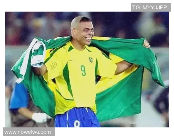 6号传奇足球明星的辉煌历程与影响力解析 6号传奇足球明星的辉煌历程与影响力解析